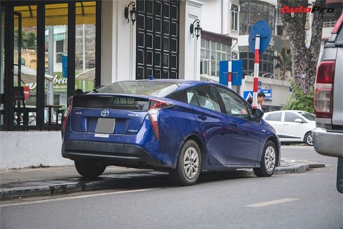 Bắt gặp mẫu xe hybrid bán chạy bậc nhất toàn cầu tại Việt Nam