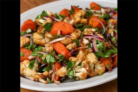 Clip: Khai vị nhẹ nhàng với salad súp lơ nướng