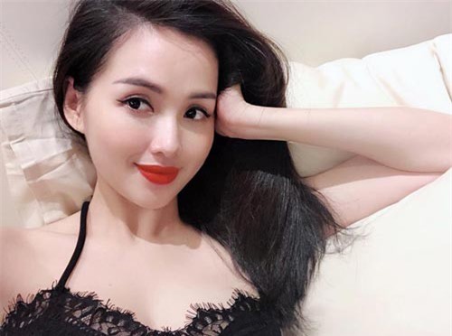 Hot mom Tâm Tít bức xúc vì dính thị phi trên mạng, lí do là... cô quá đẹp?