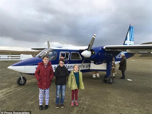 Scotland: Sự thật về học sinh "sang chảnh" đi máy bay tới lớp học bơi