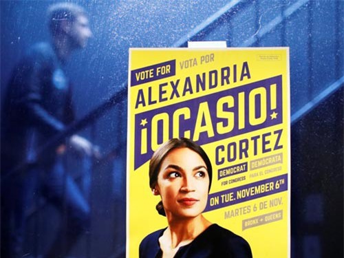 Cô bồi bàn trở thành nữ nghị sĩ trẻ nhất nước Mỹ: Không tô hồng bản thân