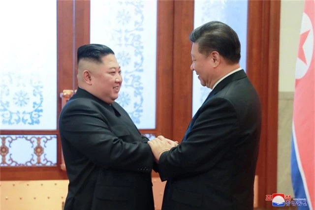 “Cơn khát” đầu tư nước ngoài có thể dẫn lối ông Kim Jong-un tới Trung Quốc - Ảnh 2.