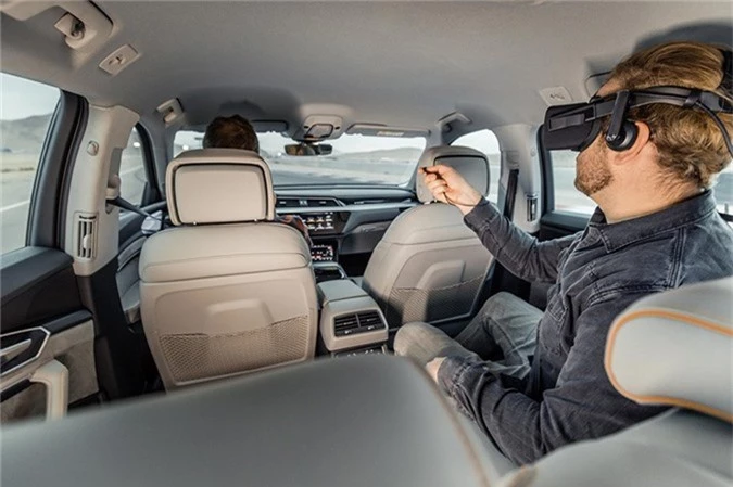 Công nghệ VR của Audi đồng bộ thực tế ảo với chuyển động của xe - Ảnh 5.