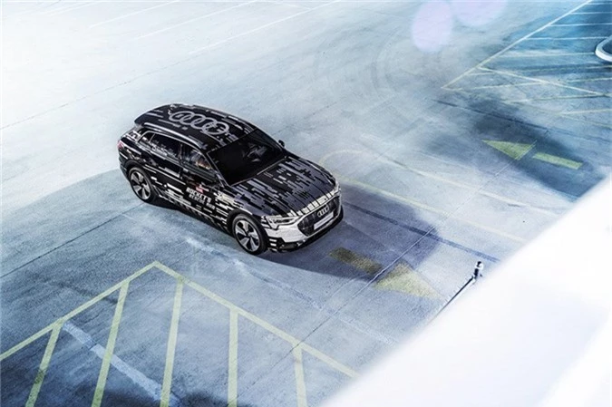 Công nghệ VR của Audi đồng bộ thực tế ảo với chuyển động của xe - Ảnh 6.