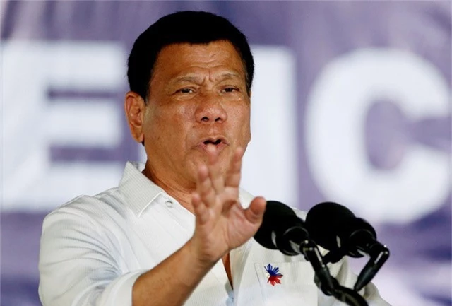 Tổng thống Philippines tuyên bố “cự tuyệt” vũ khí Mỹ - Ảnh 1.