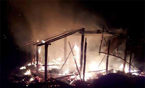 Quảng Trị: Ti vi phát nổ thiêu rụi căn nhà của đôi vợ chồng nghèo