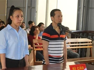 Nữ nhà báo nhận tiền, hứa gỡ bài đã đăng bị tuyên phạt 4 năm tù