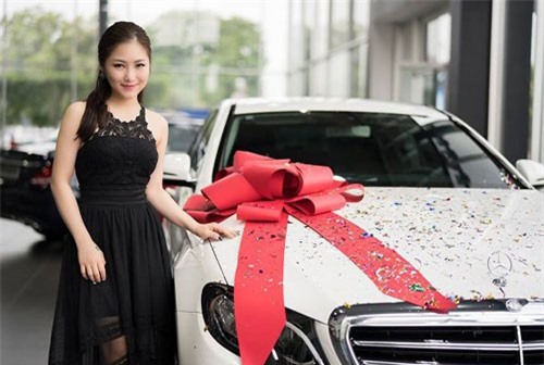 Những mỹ nhân Việt đón năm tuổi khi sở hữu kho đồ hiệu và tài sản đắt tiền