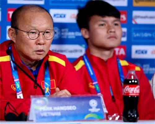 HLV Park Hang Seo và Quang Hải tự tin trước trận chiến với ĐT Iran