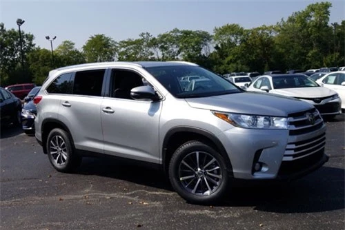 1. Toyota Highlander (18,5% chủ sở hữu sử dụng trên 15 năm).