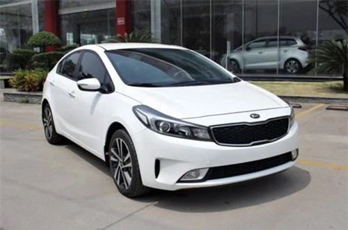 10. Kia Cerato (doanh số: 1.056 chiếc).