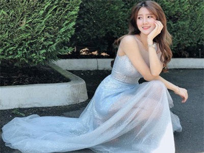 Vẻ gợi cảm của cựu tiếp viên hàng không hấp dẫn nhất Malaysia