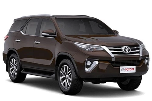 5. Toyota Fortuner (doanh số: 1.346 chiếc).