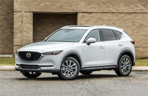 8. Mazda CX-5 (doanh số: 1.106 chiếc).