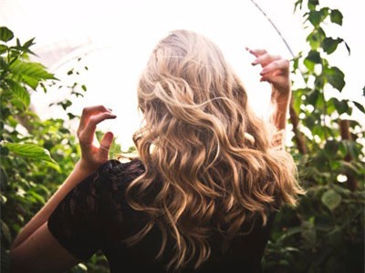 Những giải pháp hiệu quả để 'xử lý' tóc bết bệt khó chịu