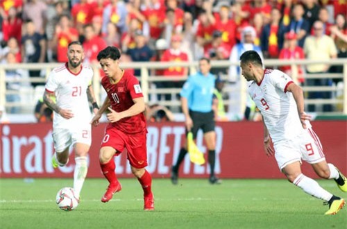 Sau trận thua đau trước Iran, Công Phượng mong người hâm mộ đừng quay lưng, các cầu thủ trẻ chia sẻ gì trên MXH?