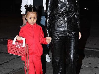 Con gái Kim Kardashian diện toàn đồ hiệu