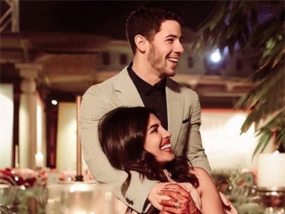 Hoa hậu thế giới tận hưởng tuần trăng mật ngọt ngào bên chồng trẻ