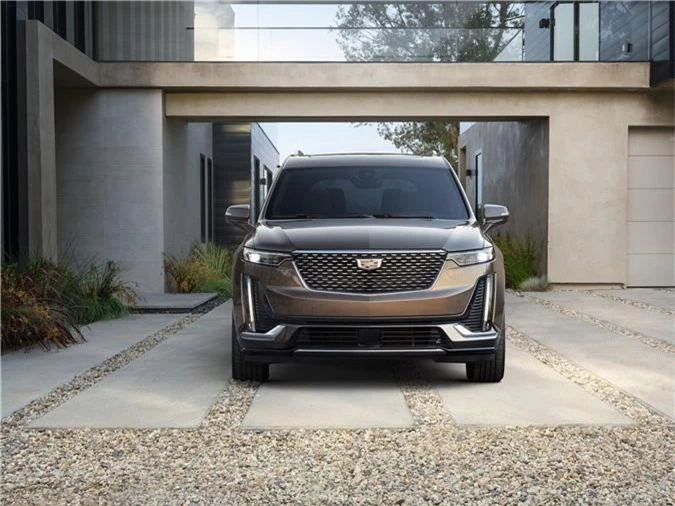 Cadillac XT6 2020 ra mắt với thiết kế 3 hàng ghế. Sau nhiều mong chờ, mẫu crossover 3 hàng ghế Cadillac XT6 2020 đã chính thức lộ diện với thiết kế sang trọng, thanh lịch nhưng không kém phần mạnh mẽ. (CHI TIẾT)