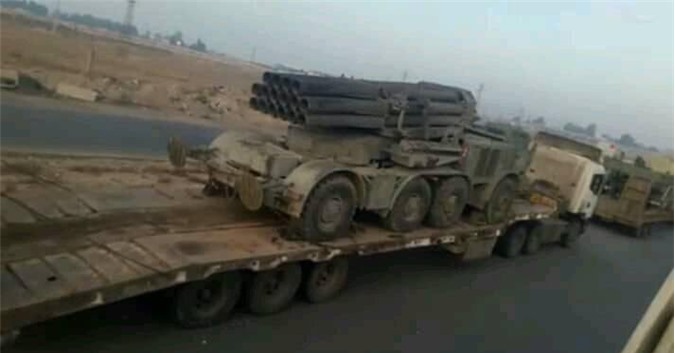 Chùm ảnh: Quân đội Syria chuyển một loạt bệ phóng tên lửa hạng nặng tới Idlib