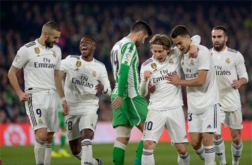 Đả bại Betis, Real Madrid trụ lại ở top 4 La Liga