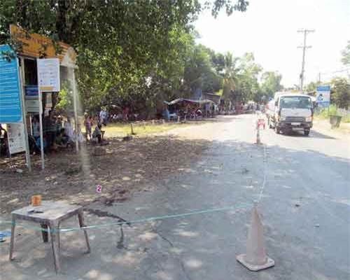 Phụ xe đâm chết thiếu niên 17 tuổi vì phá kính ôtô