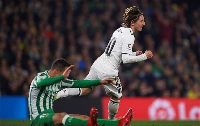 chum anh real madrid tra gia dat sau tran thang real betis hinh 4