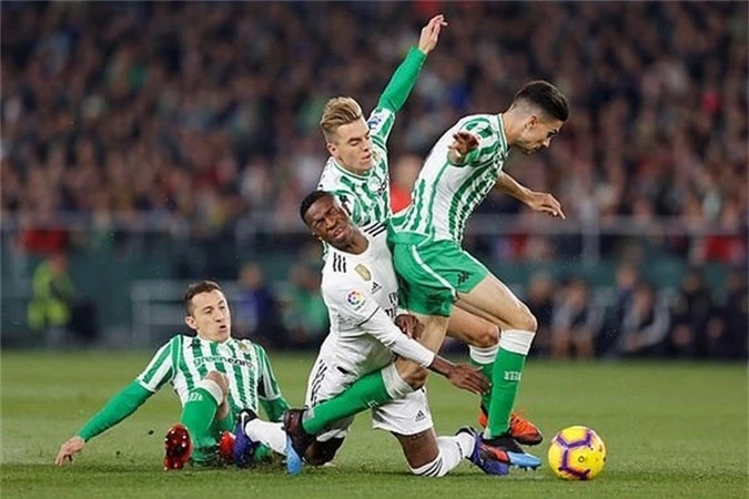 chum anh real madrid tra gia dat sau tran thang real betis hinh 5