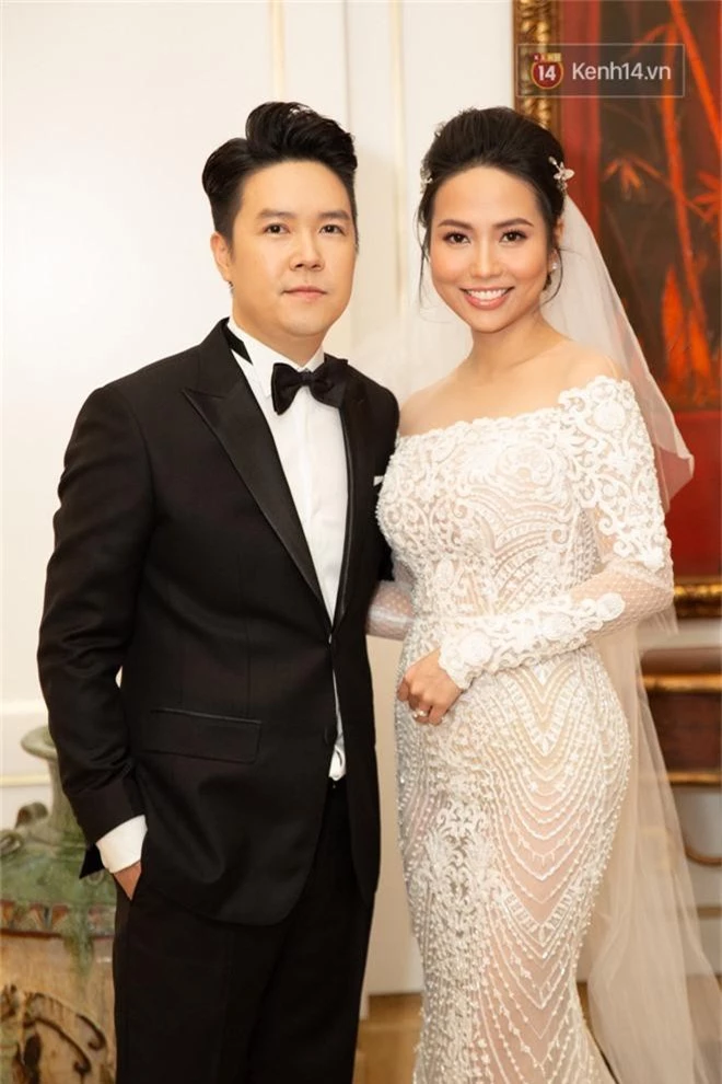 Dương Khắc Linh và bạn gái Sara Lưu tình tứ, cùng dàn sao Vbiz đổ bộ chúc mừng đám cưới Lê Hiếu - Ảnh 2.