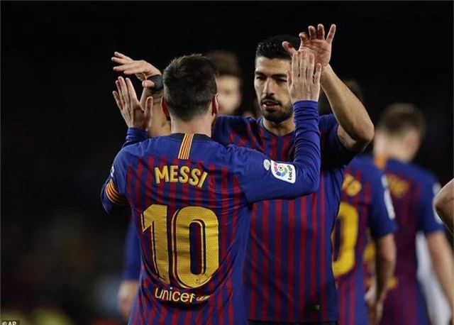 Messi và Suarez rực sáng, Barcelona vững ngôi đầu bảng La Liga - Ảnh 4.