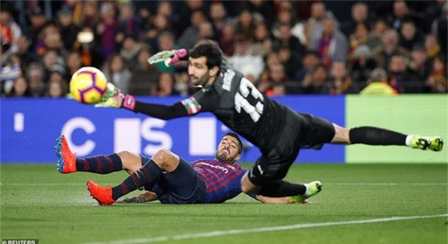 Messi và Suarez rực sáng, Barcelona vững ngôi đầu bảng La Liga - Ảnh 8.