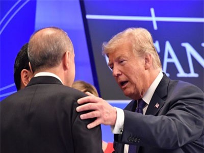 Ông Trump dọa phạt nặng đồng minh nếu tấn công người Kurd ở Syria