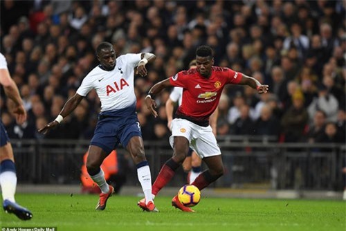 Thắng ấn tượng Tottenham, Pogba lại móc mỉa Mourinho