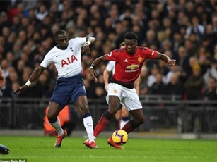 Thắng ấn tượng Tottenham, Pogba lại móc mỉa Mourinho