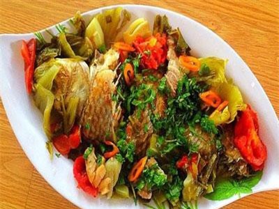 Cá chép om dưa nóng hổi cho ngày mưa lạnh