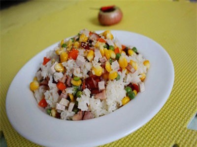 Cơm chiên ngũ sắc nhanh gọn cho ngày đầu tuần