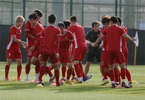 Chùm ảnh: ĐT Việt Nam tập luyện trước trận gặp Yemen