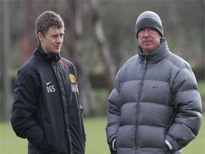 Alex Ferguson đang giúp đỡ Solskjaer tại Man Utd như thế nào?