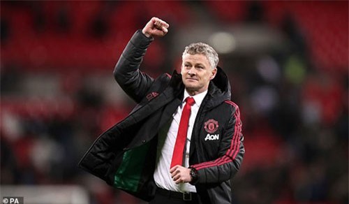 Sau vòng 22 Premier League: M.U thổi lửa vào top 4