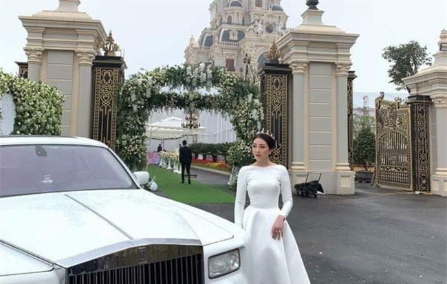 Nhan sắc lộng lẫy, gia thế đáng gờm của cô dâu sống trong lâu đài, đám cưới ngập vàng ở Nam Định