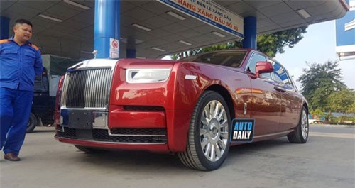 Ngắm siêu xe Rolls-Royce Phantom VIII đầu tiên về Việt Nam