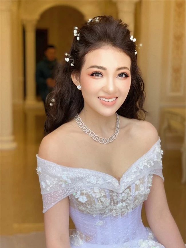 Nhan sắc lộng lẫy, gia thế đáng gờm của cô dâu sống trong lâu đài, đám cưới ngập vàng ở Nam Định - Ảnh 7.