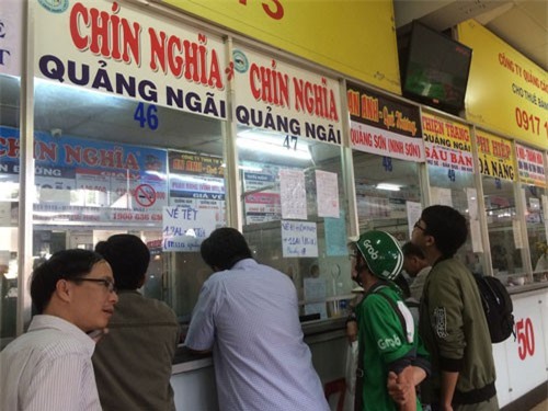 Bến xe miền Đông “cháy” vé về miền Trung dịp Tết