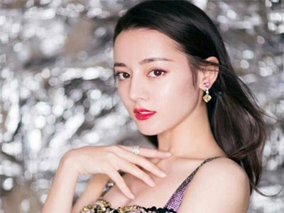 'Vỡ mộng' vì loạt khuyết điểm cơ thể của đệ nhất mỹ nhân Tân Cương