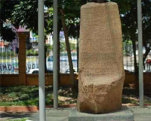 Lặng ngắm những bia đá cổ nổi tiếng nhất Việt Nam