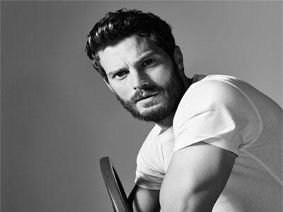 Tài tử '50 sắc thái' tái xuất nóng bỏng trong phim mới dịp Valentine