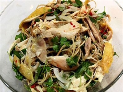 Tận dụng thịt gà ngày Tết làm món nộm gà xé phay