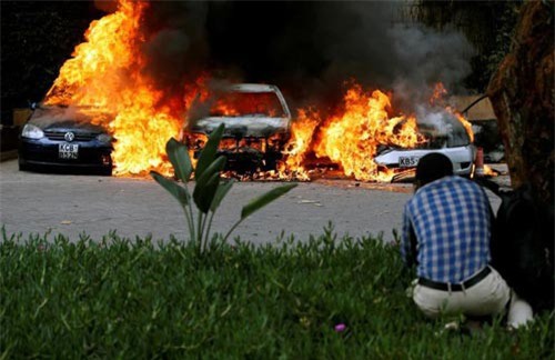 Kenya: Khách sạn sang trọng chìm trong khói lửa do bị khủng bố, 15 người chết