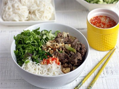 Bún ốc trộn giòn ngon đơn giản