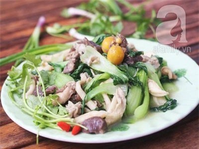 Lòng gà xào cải ngon miễn chê